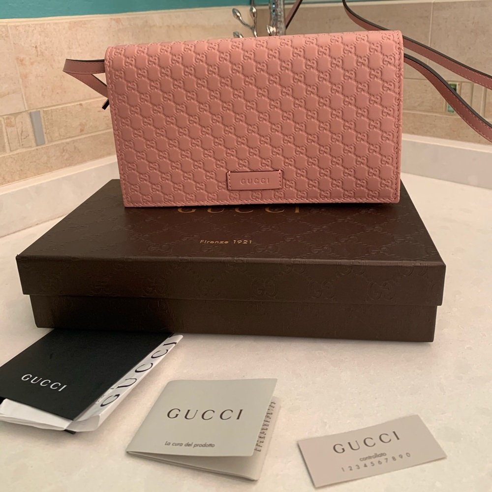ADDITIONAL PHOTOS Gucci Guccissima Crossbody